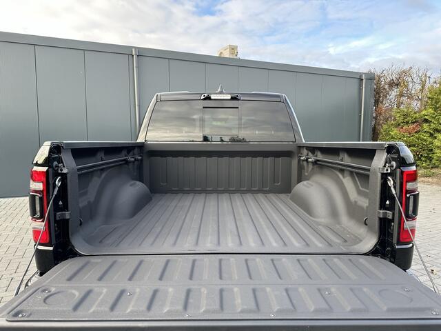 Dodge 1500 RAM 5.7 V8 HEMI 400 PK / LIMITED NIGHT / HEADUP / RIJKLAAR INCL LPG-G3 / 360 CAMERA / LUCHTVERING / ADAPTIVE CRUISE / 22 INCH / LED / PANO / CREW CAB