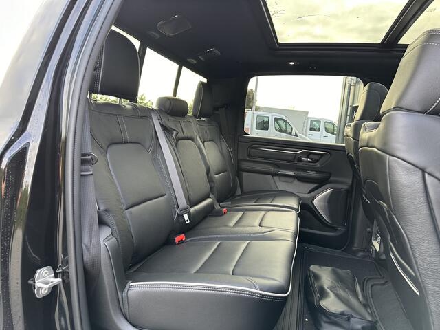 Dodge 1500 RAM 5.7 V8 HEMI 400 PK / LIMITED NIGHT / HEADUP / RIJKLAAR INCL LPG-G3 / 360 CAMERA / LUCHTVERING / ADAPTIVE CRUISE / 22 INCH / LED / PANO / CREW CAB