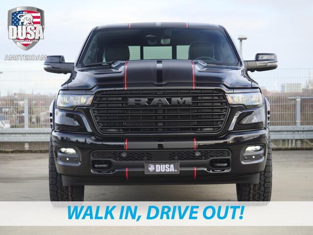 Dodge 1500 RAM | Laramie | Night Edition | 3.0L I6 Hurricane | Crew Cab | 4X4 | Panorama | Niveau regeling | 14,4-inch Touchscreen | Passenger Display Meerprijs extra opties / Accessoires zoals Deksel, Backflip, Fenders, wraps, Stripings etc