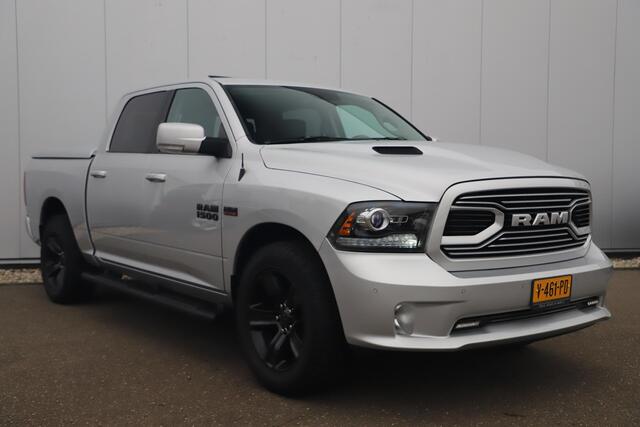 Dodge 1500 Ram 5.7 V8 4x4 Quad Cab 6'4 Laramie Silver / Black Trekhaak Schuifdak Leder Alpine Sound 20 inch LMV Stuur & Stoelverwarming 3500KG Trekgewicht