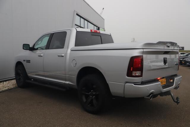 Dodge 1500 Ram 5.7 V8 4x4 Quad Cab 6'4 Laramie Silver / Black Trekhaak Schuifdak Leder Alpine Sound 20 inch LMV Stuur & Stoelverwarming 3500KG Trekgewicht