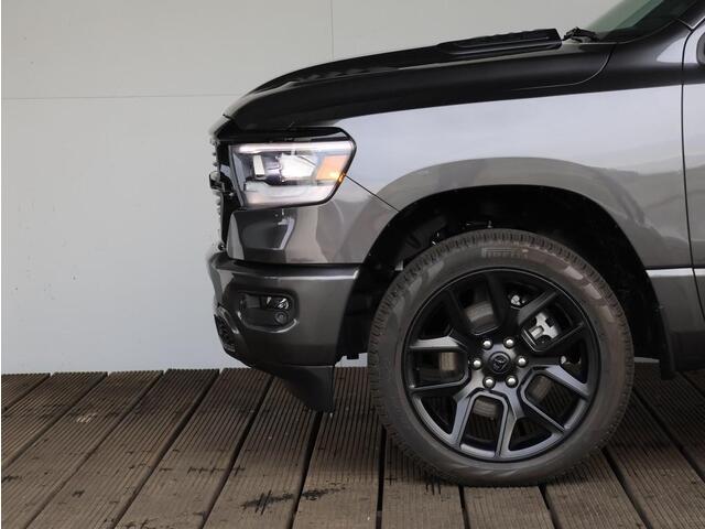 Dodge 1500 Ram 5.7 V8 4x4 Crew Cab Sport Night Edition | eTorque | Pano-Dak | Groot Navi|