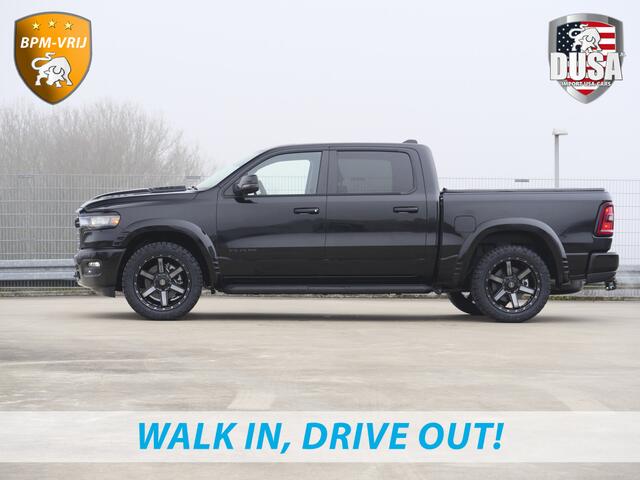 Dodge 1500 RAM | Laramie | Night Edition | 3.0L I6 Hurricane | Crew Cab | 4X4 | INCL BPM-VOORDEEL | Niveau regeling | 14,4-inch Touchscreen | Passenger Display | Getoonde accessoires zijn verkrijgbaar tegen meerprijs