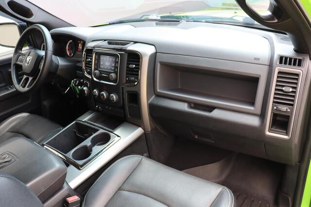 Dodge 1500 Ram 5.7 V8 4x4 Quad Cab Sport | Leder | Camera | Trekhaak | 20'' | Airco | Cruise control | LPG 122 liter | LED verstraler | Bluetooth | Side-Bars