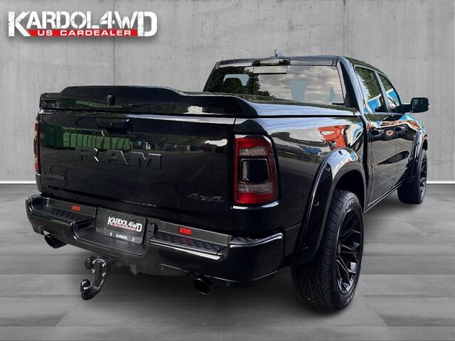 Dodge 1500 Ram 5.7 V8 4x4 Crew Cab Laramie | GEHEEL RIJKLAAR!!! | Model24 BPM VRIJ!| Elektr. treeplanken | Head-up | 360gr camera| Panorama | Trekhaak | WIDE BODDY | 4PLAY 22INCH velgenset | LPG| | NIEUWE AUTO | Geheel rijklaarprijs | DIRECT RIJDEN |