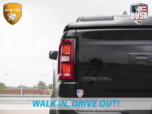 Dodge 1500 RAM | | Rebel | Night | 4x4 | Crew Cab | 3.0L Twin-turbo I6 | BPM-VRIJ | LPG | 10,2 inch Passenger Screen | Harman Kardon | Getoonde accessoires zijn verkrijgbaar tegen meerprijs