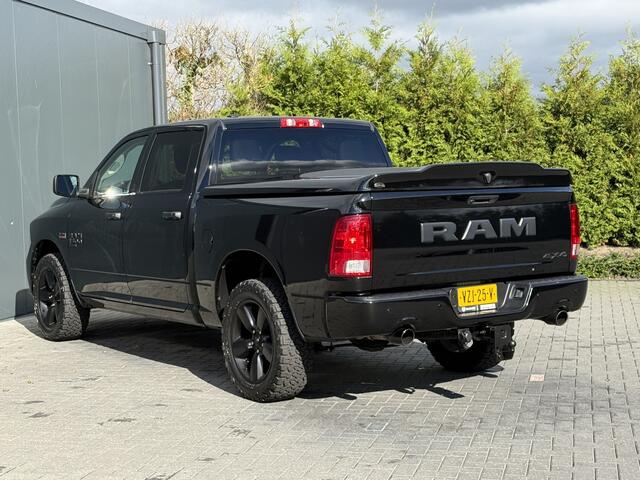 Dodge 1500 RAM 5.7 V8 CLASSIC NIGHT 4x4 / LEDER / BPM VRIJ / 1e EIG. / CAMERA / 6-PERS / NAVI / 3.5T TREKHAAK