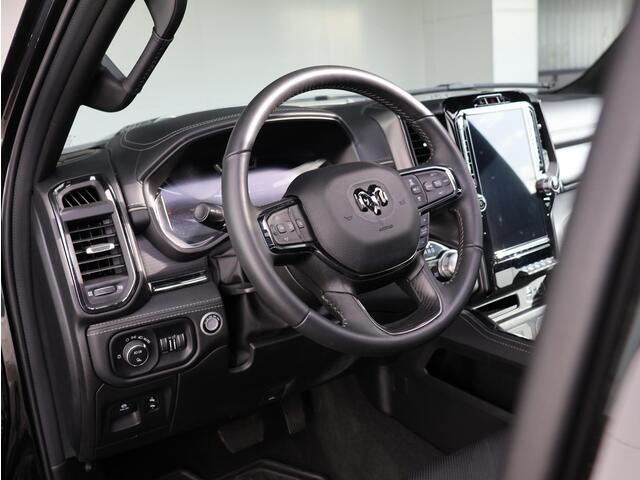 Dodge 1500 Ram 5.7 V8 4x4 Crew Cab Limited | LPG | Luchtvering | Pano-dak |