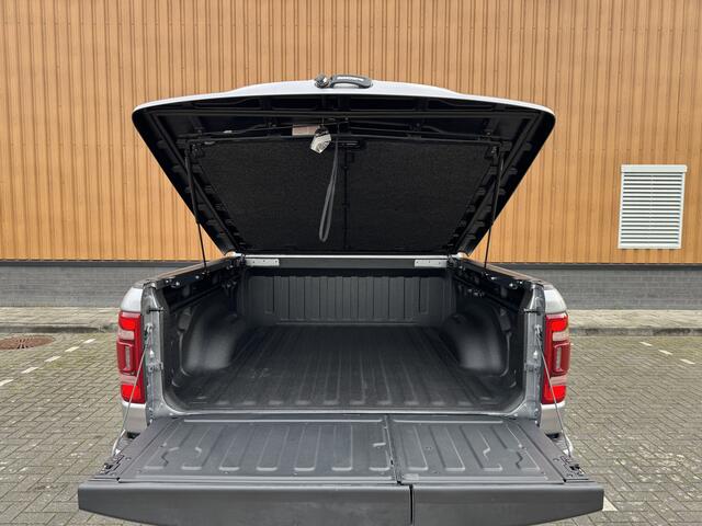 Dodge 1500 Ram 5.7 V8 4x4 Crew Cab Limited | Luchtvering | LPG | Harman/Kardon | Panoramadak | 22" Lichtmetaal | Stoelventilatie / verwarming | Stuurwielverwarming | 360° Camera | Spiegel Camera |