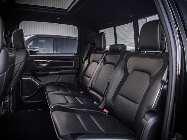 Dodge 1500 Ram 5.7 HEMI V8 | 4x4 Crew Cab Laramie Sport