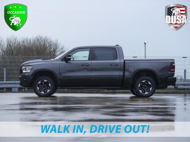 Dodge 1500 RAM Rebel | 5.7 V8 | 4x4 | Crew Cab Panoramadak | Niveau regeling / luchtvering | Deksel Nieuw binnen!