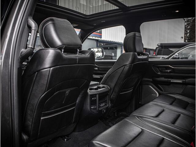 Dodge 1500 Ram | 5.7L V8 Hemi | Limited Black | Nieuw geleverd en onderhouden