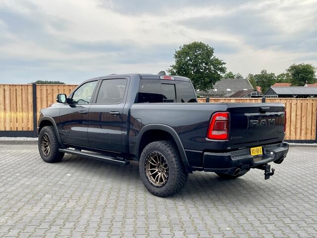 Dodge 1500 RAM REBEL 5.7 HEMI V8 1 EIG PANO MINI TRX!