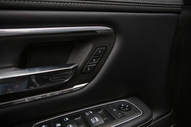 Dodge 1500 Ram 5.7 V8 4x4 CC Laramie |