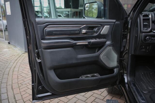 Dodge 1500 Ram 5.7 V8 4x4 CC Limited | WideBody | Night Edition | Pano