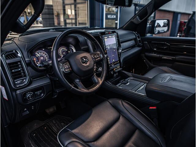 Dodge 1500 Ram Limited Night | 5.7L HEMI V8 4x4 Crew Cab