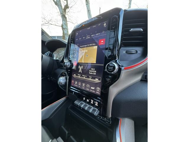 Dodge 1500 Ram 4X4 SPORT BLACK EDITION 5.7 V8 LPG