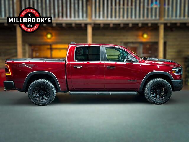 Dodge 1500 Ram REBEL TRAIL Edition V8 4x4 Night BPM VRIJ, 22" velgen, Bakflip, digitaal display,
