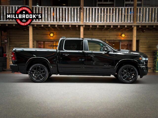 Dodge 1500 Ram 3.0 Hurricane Premium Laramie Night, BPM VRIJ, bomvol, luchtvering, passenger display, panoramadak