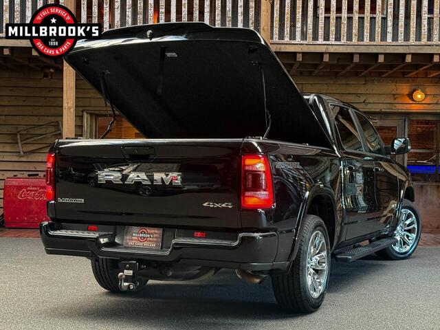 Dodge 1500 Ram Laramie Sport Pentastar, origineel Nederlands, 1e eigenaar, Panorama, Apple Carplay