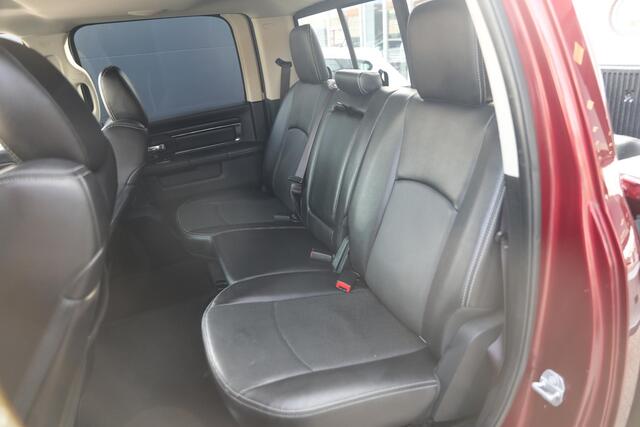 Dodge 1500 Ram 5.7 V8 Quad Cab 6'4 | Schuif- opendak | Trekhaak | 5-persoons