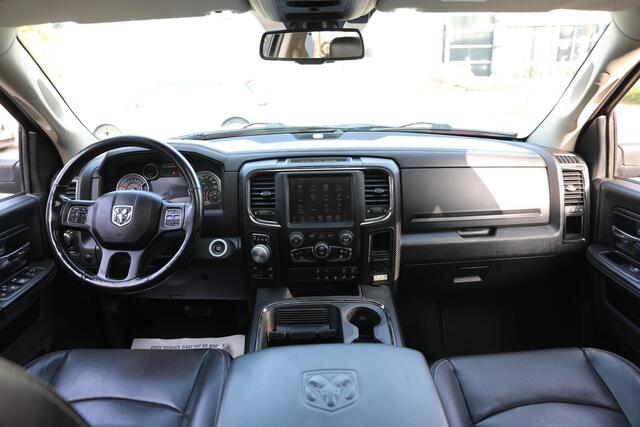 Dodge 1500 Ram 5.7 V8 Quad Cab 6'4 | Schuif- opendak | Trekhaak | 5-persoons