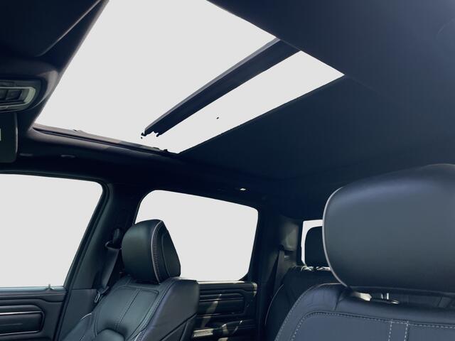 Dodge 1500 Ram 5.7 V8 4x4 Crew Cab Limited | Pano | H&K | HUD | Stoelvent