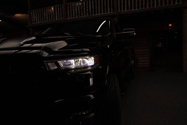 Dodge 1500 Ram 4x4 | Laramie | huricane | 420 pk | Lpg | bedcover | striping |