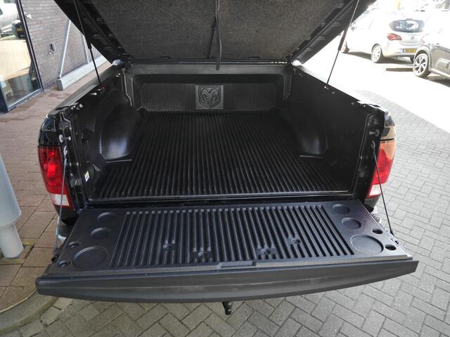 Dodge 1500 Ram 5.7 V8 4x4 Crew Cab 5'7 Sport | Dubbele cabine | 3500KG Trekgewicht | Camera voor en achter | Sidesteps | Climate control | Trekhaak | Navigatie | Stoel en stuurverwarming