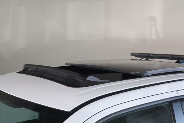 Dodge 1500 Ram 5.7 V8 4x4 Crew Cab Big Horn - NL- Auto!! Stoel+stuurverw I Pano I Guerrilla Bypass