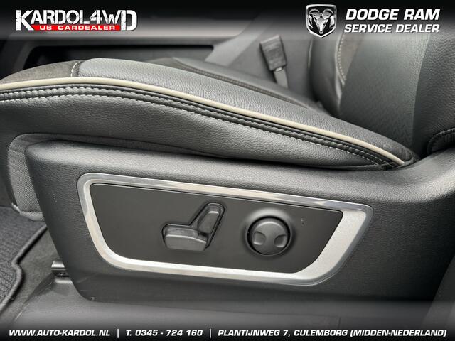 Dodge 1500 Ram Laramie Night Edition Modeljaar "24 | BOMVOL!| Panoramadak elect. | Luchtvering | Virtual cockpit | Adaptive cruise | *vaste treeplanken| Geheel rijklaar incl. LPG &Trekhaak| | Nieuwe Auto incl. LPG | Geheel rijklaarprijs |
