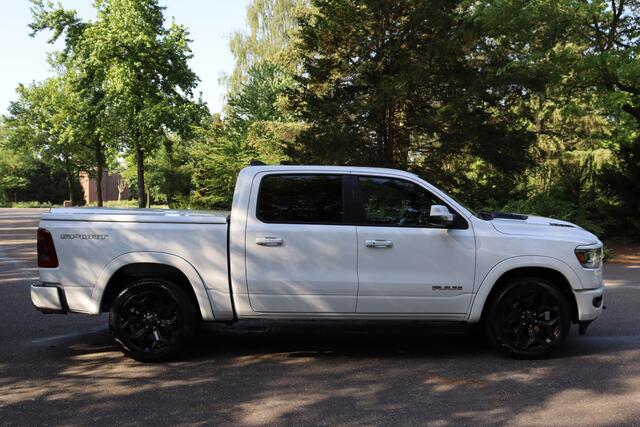 Dodge 1500 Ram 5.7 V8 4x4 Crew Cab Laramie Sport 2024 NAP | 1e eigenaar | Panorama dak | Elektrische lederen stoelen met memory | Alpine Audi | Android auto | LPG | Stoelverwarming + verkoeling | Trekhaak | Camera | Carplay | | Navigatie | Cruise control | Lichtmeta