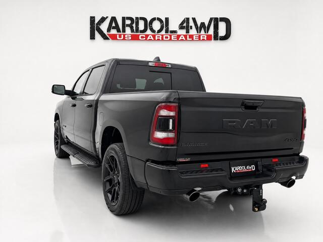 Dodge 1500 Ram Laramie Night Edition Modeljaar "24 | BOMVOL!| Panoramadak elect. | Luchtvering | Virtual cockpit | Adaptive cruise | Geheel rijklaar incl. LPG &Trekhaak| | Nieuwe Auto incl. LPG | Geheel rijklaarprijs |