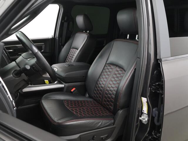 Dodge 1500 Ram 5.7 V8 | 4x4 | Crew Cab | Prins LPG | Huifopbouw | Navigatie | Parkeercamera | Open uitlaatsysteem | Trekhaak | LM Velgen | Lederen bekleding | Alpine Sound |