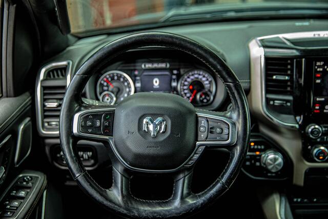 Dodge 1500 Ram 5.7 V8 4x4 Crew Cab 5'7 Laramie Level 2 | luchtvering | panoramadak |