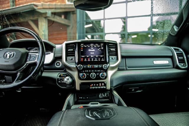 Dodge 1500 Ram 5.7 V8 4x4 Crew Cab 5'7 Laramie Level 2 | luchtvering | panoramadak |