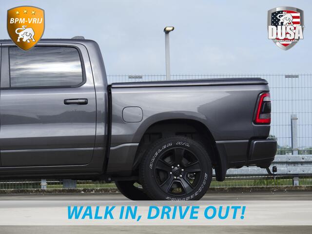 Dodge 1500 RAM | Laramie Sport | 5.7 V8 | HEMI | 4x4 | Crew Cab Panoramadak | Leder | Uconnect touchscreen | Nieuw binnen!