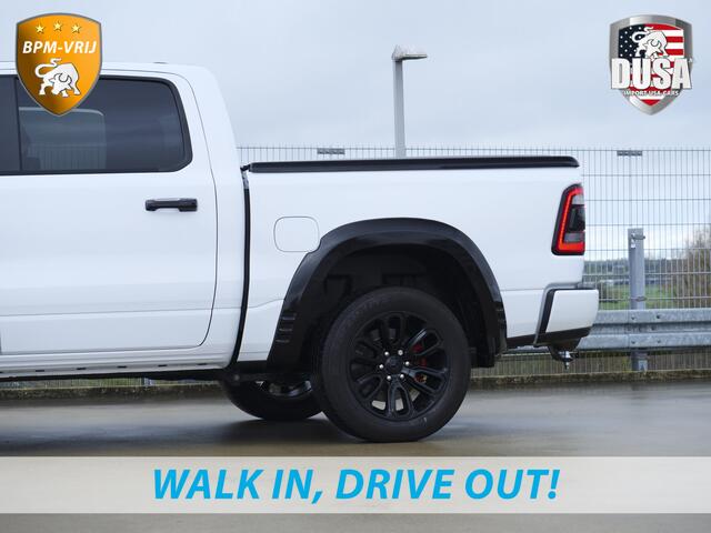 Dodge 1500 RAM | Limited | 5.7 V8 | HEMI | Night Edition | Panorama dak | Luchtvering | BPM-VRIJ | Bright white Getoonde accessoires zijn verkrijgbaar tegen meerprijs