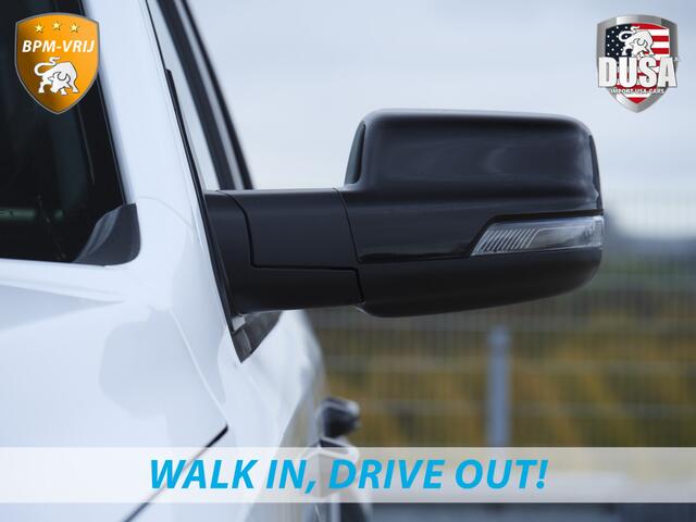 Dodge 1500 RAM | Limited | 5.7 V8 | HEMI | Night Edition | Panorama dak | Luchtvering | BPM-VRIJ | Bright white Getoonde accessoires zijn verkrijgbaar tegen meerprijs