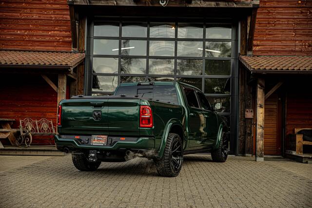 Dodge 1500 Ram Limited H/O Hurricane 540 PK Serrano Green Metallic BPM VRIJ Rambox, Massagestoelen, Harman/Kardon, Pasanger display, Head-Up .