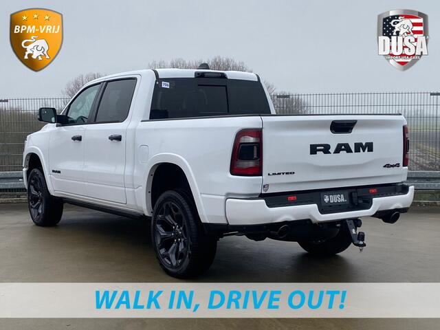 Dodge 1500 Ram | Limited | 5.7L HEMI | 4X4 Night Edition | Panoramadak | Luchtvering | BPM VRIJ Getoonde accessoires zijn verkrijgbaar tegen meerprijs