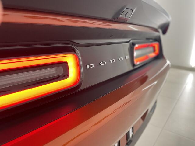 Dodge CHALLENGER 6.2 SRT Hellcat Widebody