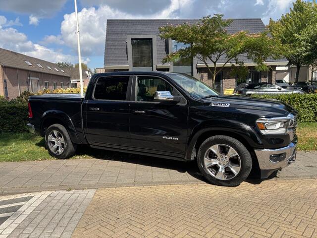 Dodge RAM PICKUP 5.7 V8 Hemi 4 X 4 Crew Cab Limited ,Lucht vering,Panoramadak