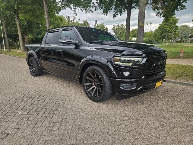Dodge RAM PICKUP 5.7 V8 4x4 limited Night pano lucht vollll
