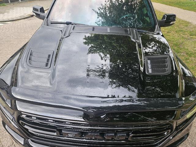 Dodge RAM PICKUP 5.7 V8 4x4 limited Night pano lucht vollll