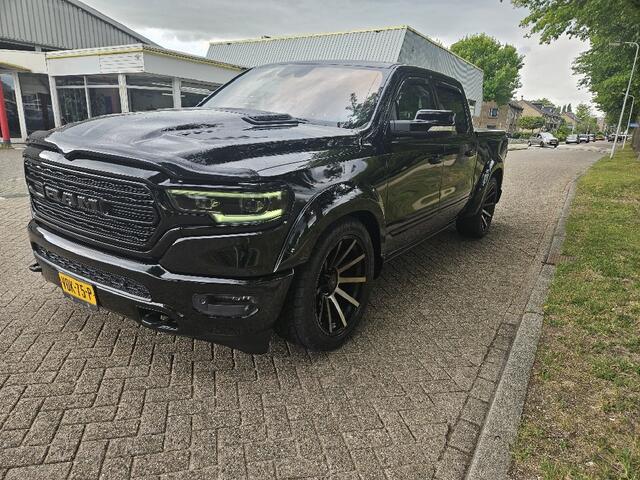 Dodge RAM PICKUP 5.7 V8 4x4 limited Night pano lucht vollll