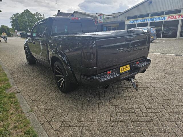 Dodge RAM PICKUP 5.7 V8 4x4 limited Night pano lucht vollll