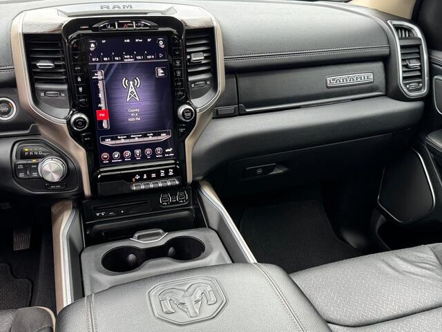 Dodge RAM PICKUP 5.7 V8 4x4 Laramie Lucht , Pano , 12 inch , 360