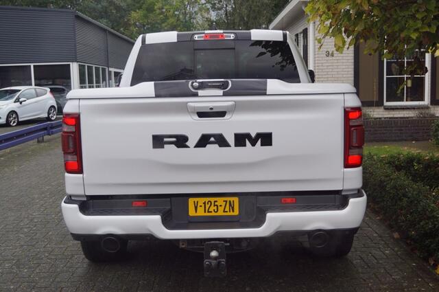 Dodge RAM PICKUP 1500 5.7 V8 4x4 Crew Cab (400pk) Limited Pano/Luchtvering/NAP/LPG