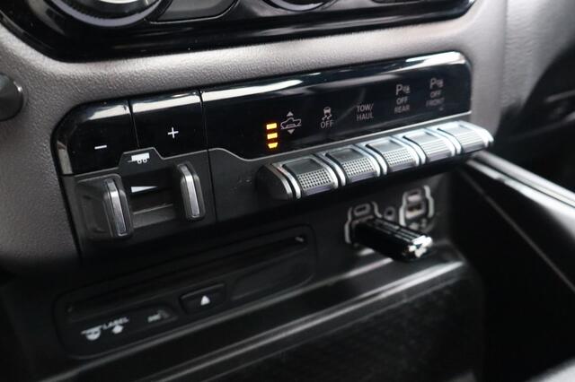 Dodge RAM PICKUP 5.7 V8 laramie | Geen import | Stoelverwarming/koeling | T